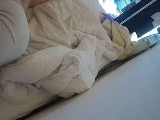 Camsoda Adult Webcam of voyeurcam-julmodels-whitebed-4