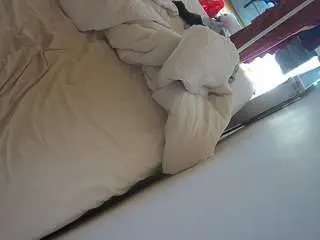 Camsoda Live Porn of voyeurcam-julmodels-whitebed-4