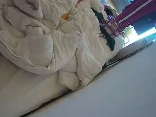 Camsoda Best Webcam of voyeurcam-julmodels-whitebed-4