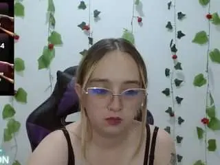 Camsoda Free Porn Cam of liaaroberts