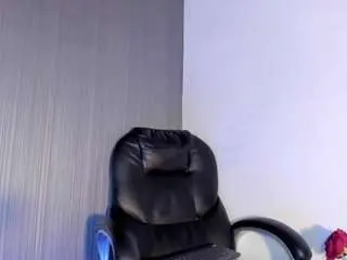 Camsoda Nude Webcam of emilyy-77