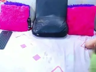 Camsoda Sex Chat of yhendelyn-stone