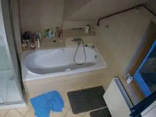 Camsoda Live Porn of voyeurcam-julmodels-bath-2nd-1