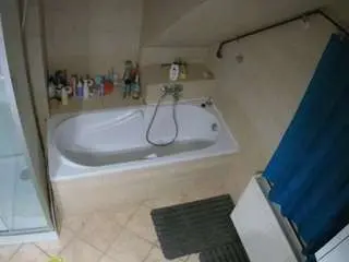 Camsoda Best Webcam of voyeurcam-julmodels-bath-2nd-1