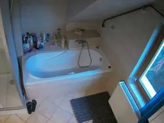 Camsoda Live Porn of voyeurcam-julmodels-bath-2nd-1