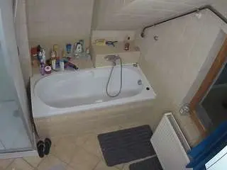 Camsoda Live Sex of voyeurcam-julmodels-bath-2nd-1
