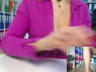 Camsoda Adult Webcam of legsoffice7