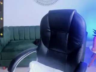 Camsoda Adult Video Chat of raven-reyes7