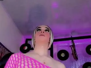Camsoda Free Porn Cam of sophie-miaa