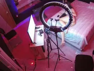 Camsoda Nude Webcam of voyeurcam-casa-salsa-bedroom-13