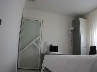 Camsoda Adult Video Chat of voyeurcam-charmhellen-kitchen