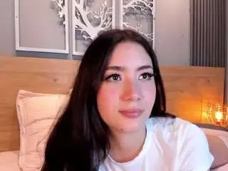 Camsoda Free Porn Cam of lunar-leen