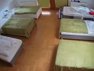 Camsoda Nude Webcam of voyeurcam-julmodels-bed-6