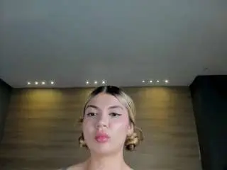 Camsoda Watch Live Sex Cams of niaholland