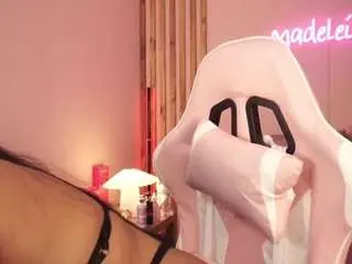 Camsoda Live Sex Cam of madeleinesummer