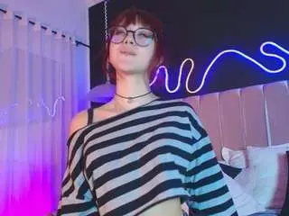 Camsoda Adult Webcam of cute-lily