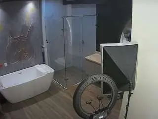 Camsoda Nude Webcam of voyeurcam-casa-salsa-bathroom-4