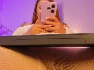 Camsoda Free Porn Cam of cristiina-presley