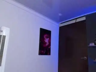 Camsoda Watch Live Sex Cams of emilyjhonsonn