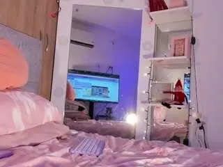 Camsoda Sex Cam of kiraalopez