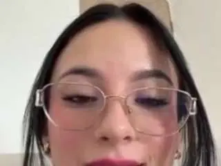 Camsoda Nude Webcam of kiraalopez