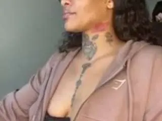 Camsoda Watch Live Sex Cams of iambaldheadbrittany