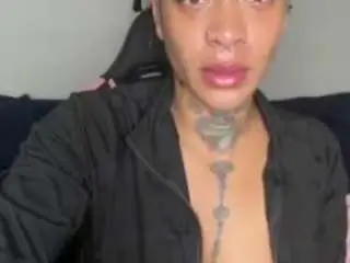 Camsoda Watch Live Sex Cams of iambaldheadbrittany