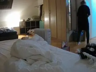 Camsoda Watch Live Sex Cams of voyeurcam-julmodels-bed-1