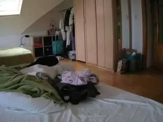 Camsoda Adult Webcam of voyeurcam-julmodels-bed-1