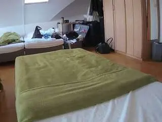 Camsoda Best Webcam of voyeurcam-julmodels-bed-1