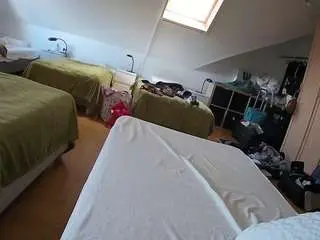 Camsoda Free Porn Cam of voyeurcam-julmodels-bed-1