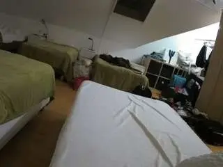 Camsoda Sex Cam of voyeurcam-julmodels-bed-1