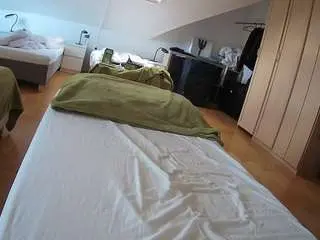 Camsoda Live Sex of voyeurcam-julmodels-bed-1