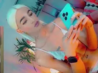 Camsoda Live Porn of isabellalatingirs