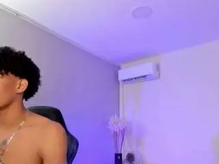 Camsoda Adult Webcams of adam-walker90