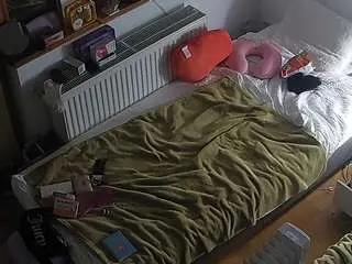 Camsoda Sex Chat of voyeurcam-julmodels-bed-7