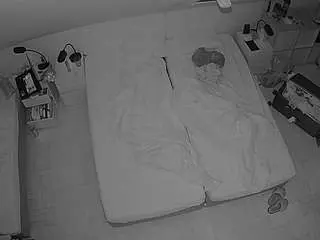 Camsoda Free Porn Cam of voyeurcam-julmodels-bed-7