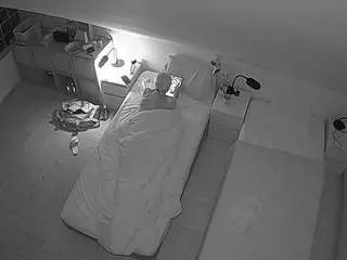 Camsoda Live Sex Cam of voyeurcam-julmodels-bed-7