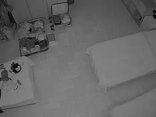 Camsoda Private Sex Chat of voyeurcam-julmodels-bed-7