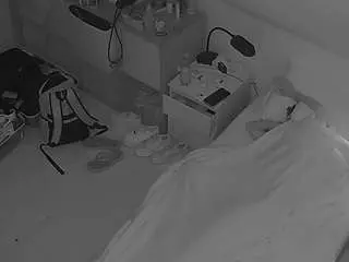 Camsoda Adult Webcams of voyeurcam-julmodels-bed-7