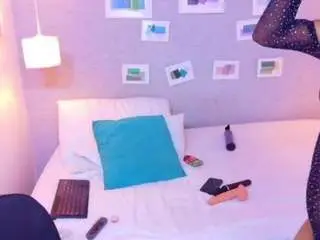 Camsoda Free Porn Cam of sexy-tiny-sarah