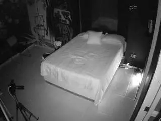 Camsoda Free Live Porn of voyeurcam-casa-salsa-disturbed