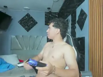 Chaturbate Nude Webcam of mr_mois