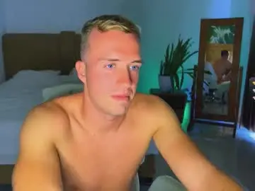 Chaturbate Live Sex Cam of tommy_cumfinger