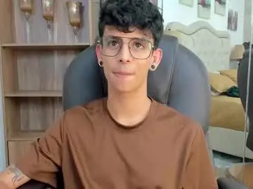 Chaturbate Adult Video Chat of andyxibrat