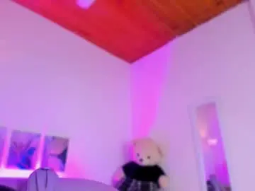 Chaturbate Live Sex Cam of kathe_littlee