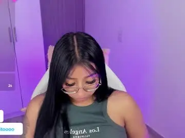 Chaturbate Live Sex Cam of kyy_isa