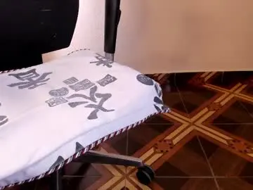 Chaturbate Live Sex Cam of akira_tattoo