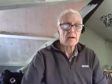 Chaturbate Live Sex Cam of andrew160258