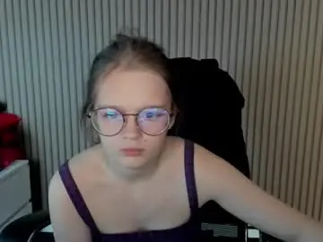 Chaturbate Live Porn of shy_elina01